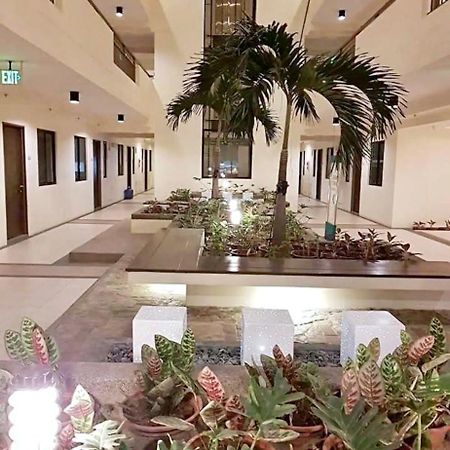 The Atherton Paranaque City Bagian luar foto