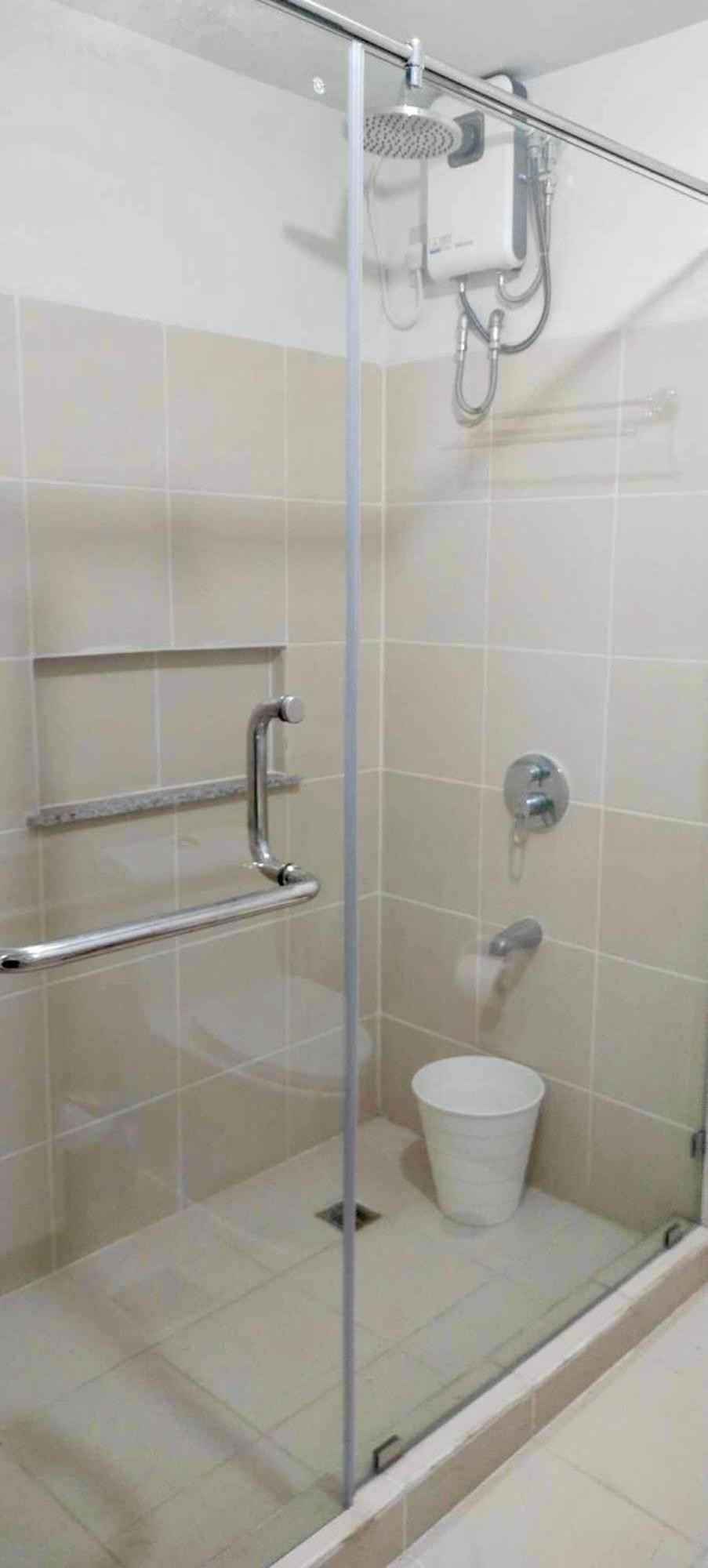 The Atherton Paranaque City Bagian luar foto