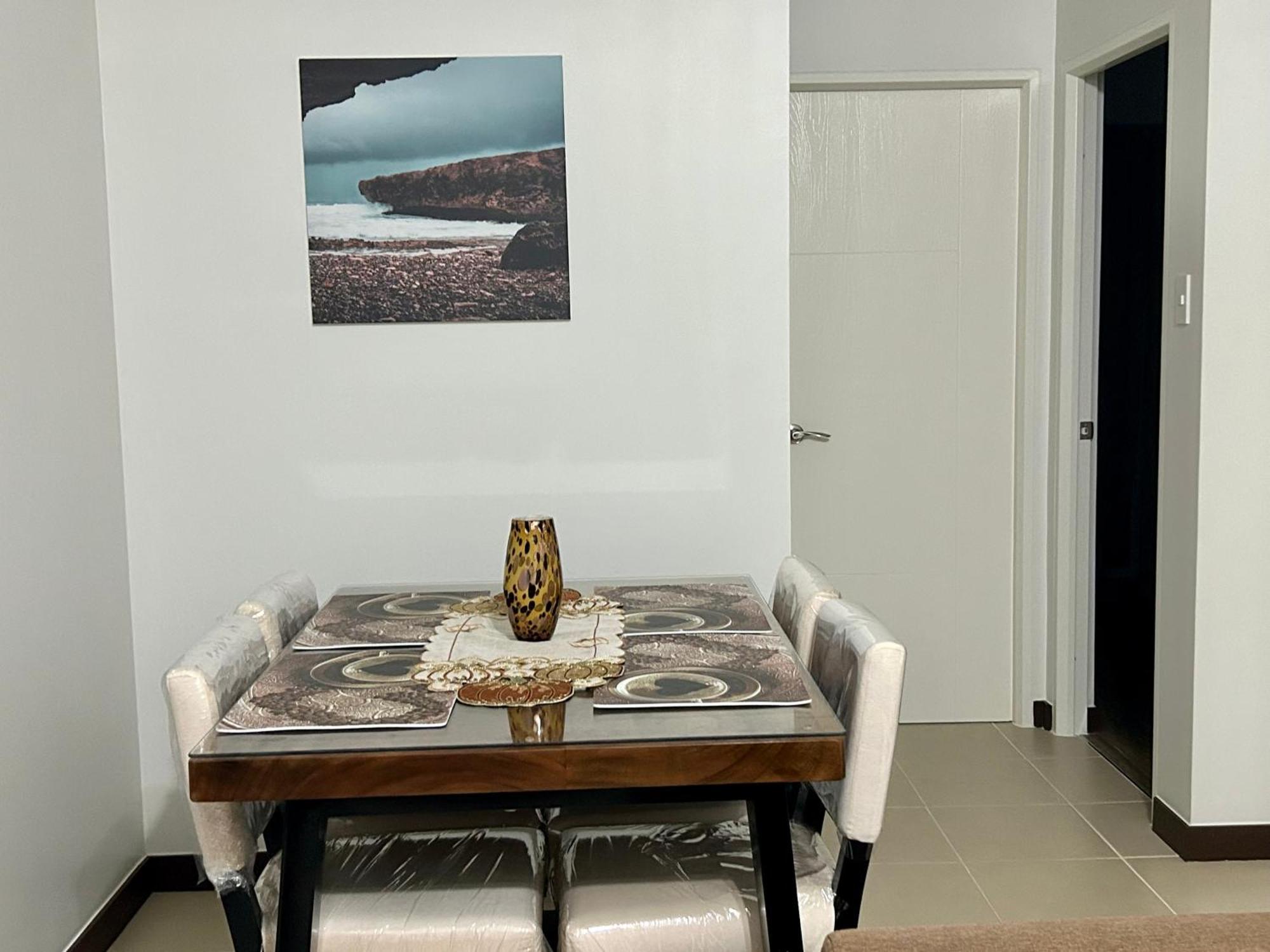 The Atherton Paranaque City Bagian luar foto