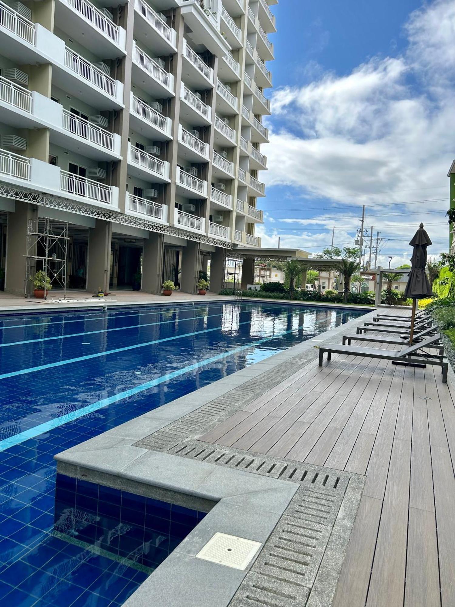 The Atherton Paranaque City Bagian luar foto