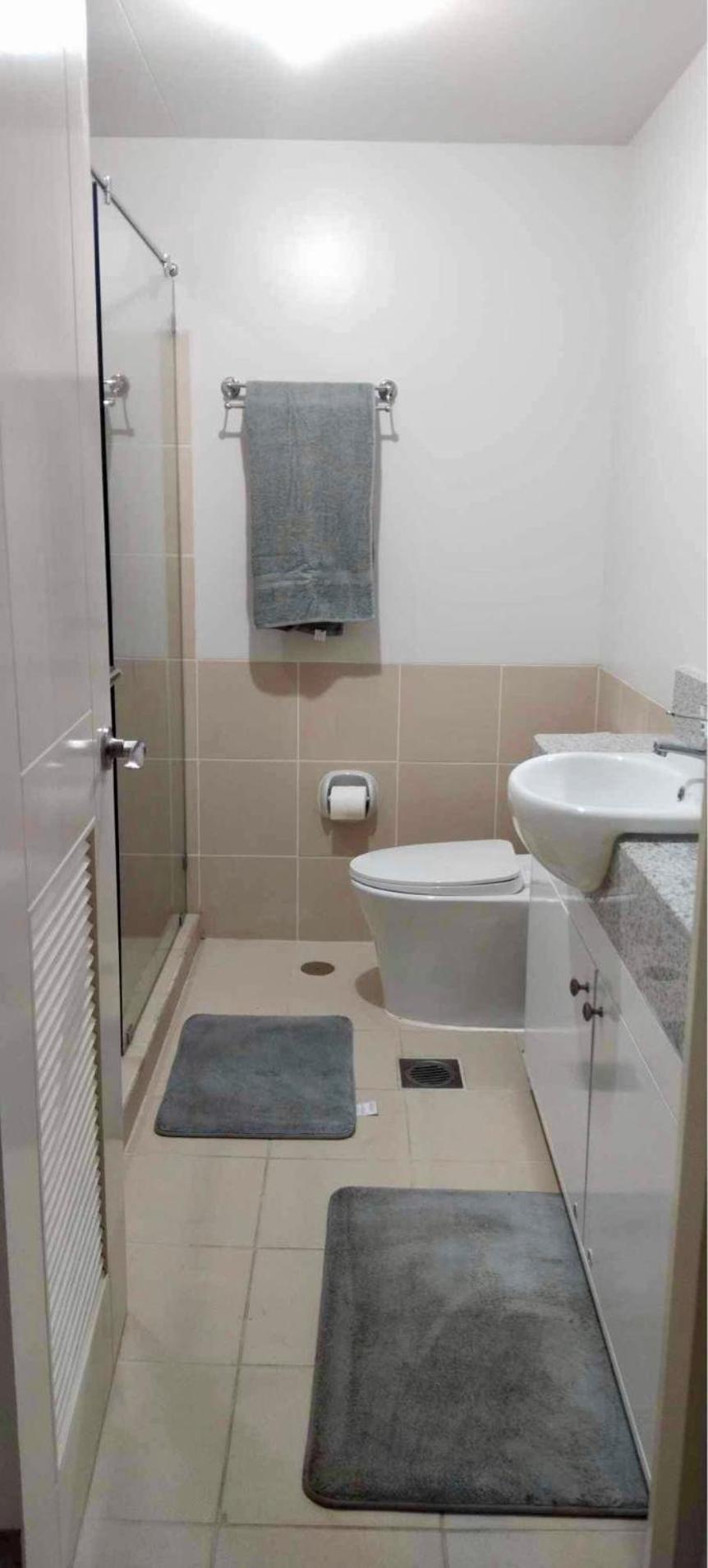 The Atherton Paranaque City Bagian luar foto