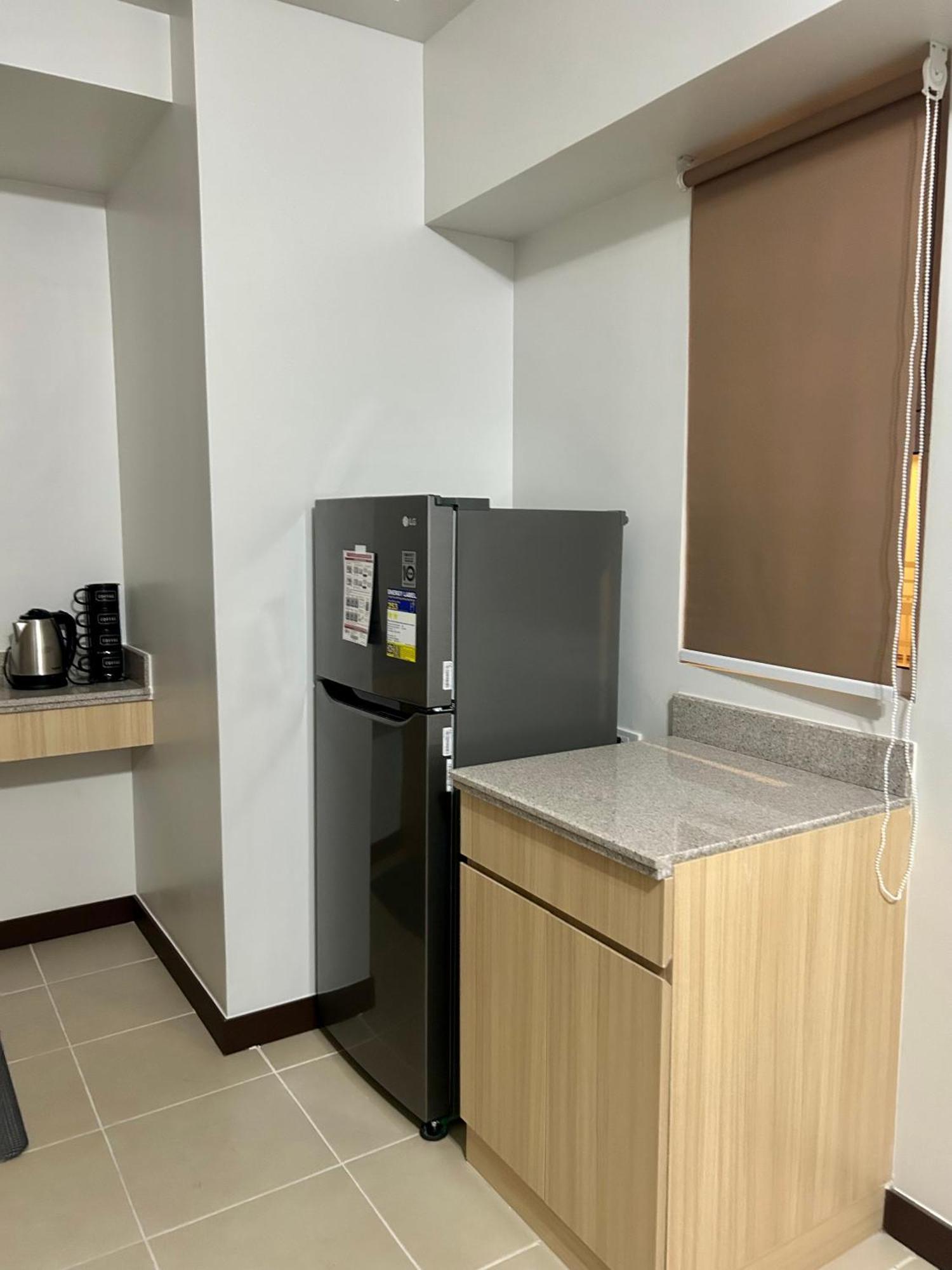 The Atherton Paranaque City Bagian luar foto