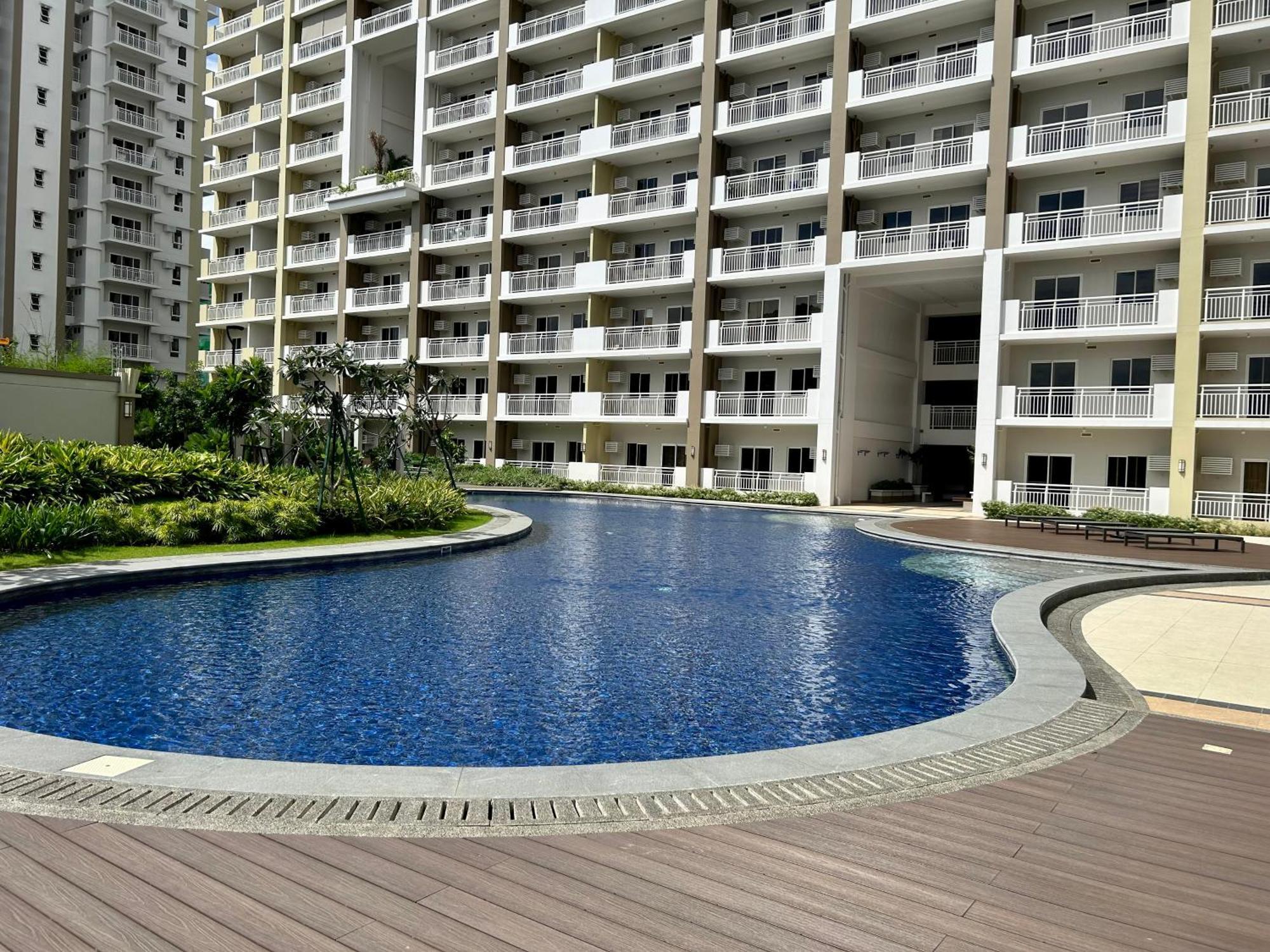 The Atherton Paranaque City Bagian luar foto