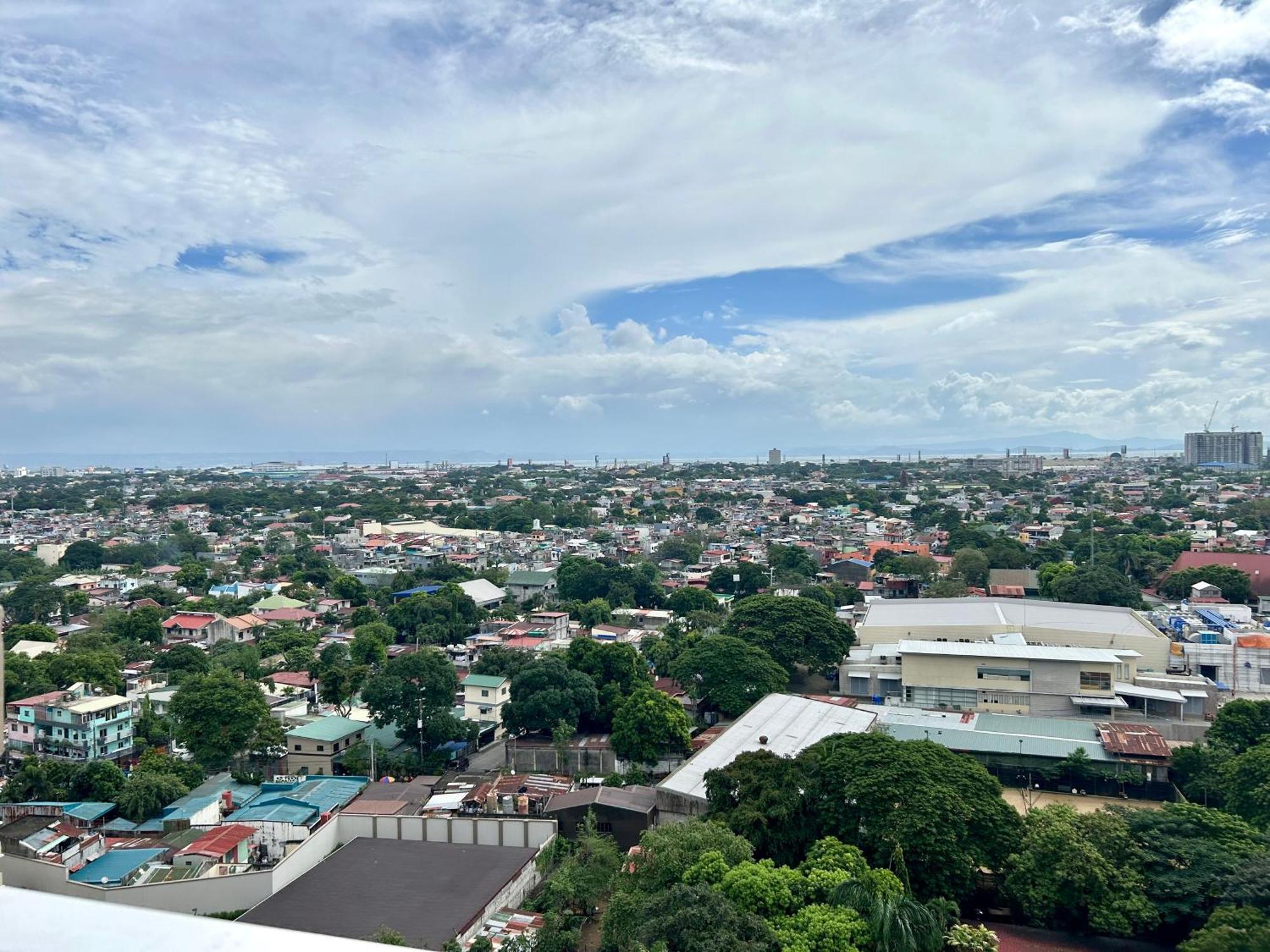 The Atherton Paranaque City Bagian luar foto